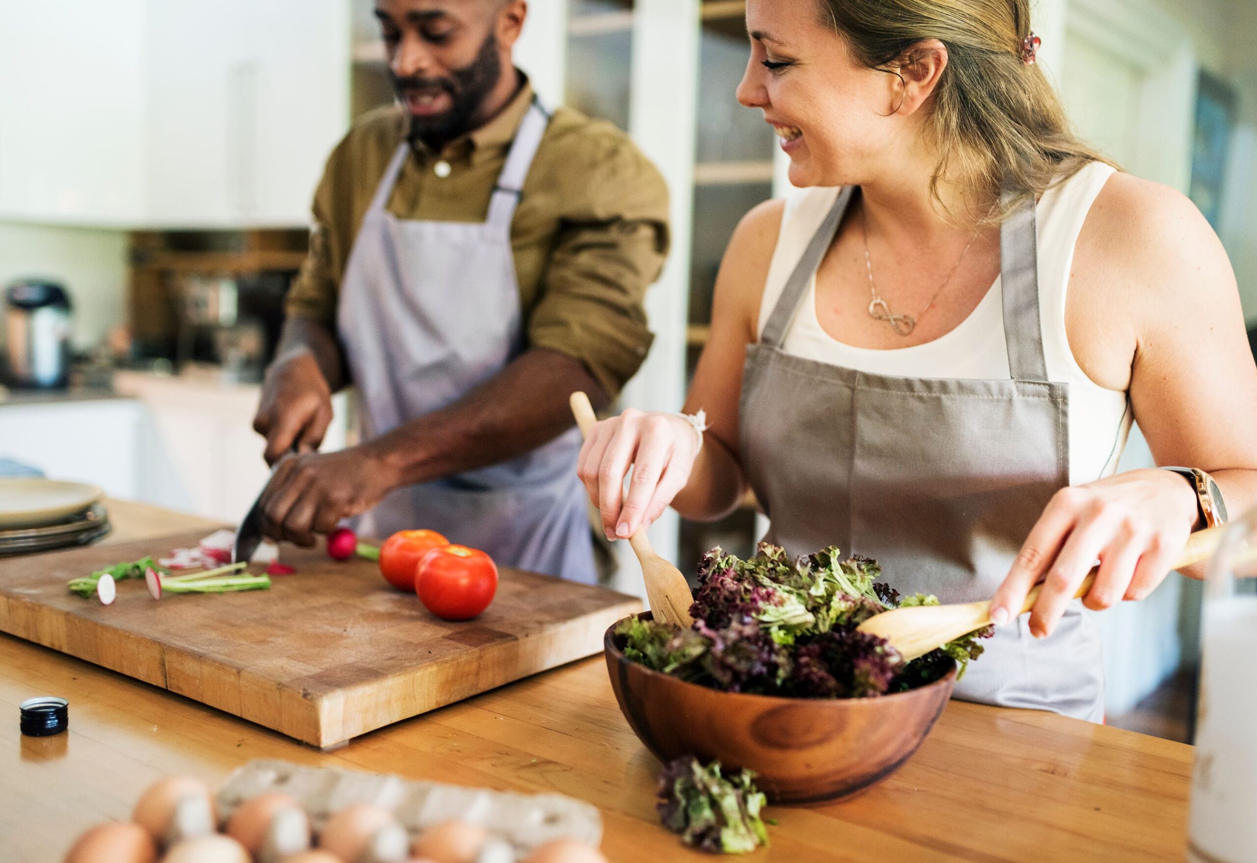 Thématiques santé : famille qui cuisine